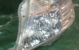 Фары для Toyota Alphard 2008 года на фотографиях