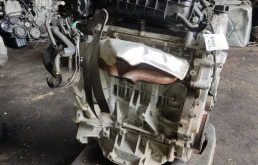 Двигатель без навесного для Nissan Qashqai+2 2008 года на фотографиях
