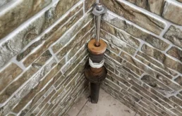 Амортизатор задний правый для BMW 5er 2011 года на фотографиях