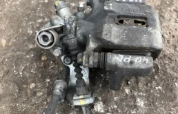 Суппорт задний правый для Honda Civic 2006 года на фотографиях