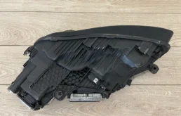 Фара ксенон левая для Volkswagen Touareg 2021 года на фотографиях