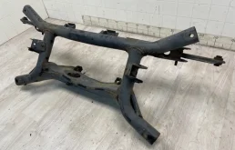 Задний подрамник для Mitsubishi ASX 2010 года на фотографиях