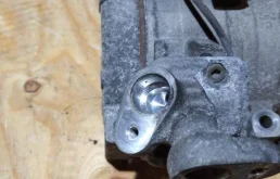 Компрессор кондиционера для Toyota RAV4 2003 года на фотографиях