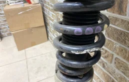 Амортизатор передний правый для Audi Q7 на фотографиях