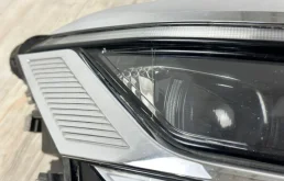 Фара ксенон левая для Volkswagen Touareg 2021 года на фотографиях