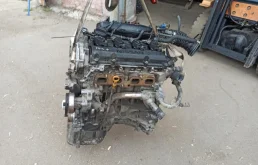 Двигатель без навесного для Nissan Serena 2003 года на фотографиях