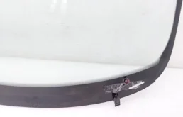 Лобовое (ветровое) стекло для Skoda Rapid на фотографиях