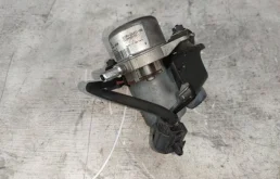 Вакуумный усилитель тормозов для Volvo XC90 2002 года на фотографиях