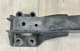 Фаркоп для Volkswagen Touareg 2005 года на фотографиях