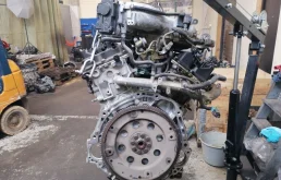 Двигатель без навесного для Nissan Pathfinder 2016 года на фотографиях