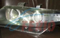 Фара левая для Honda Accord 2004 года на фотографиях