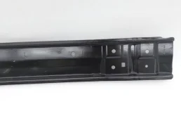 Усилитель переднего бампера для Toyota Corolla 2016 года на фотографиях