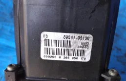 Блок ABS для Toyota Avensis на фотографиях