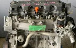 Двигатель без навесного для Honda Stream 2012 года на фотографиях