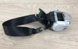 Ремень безопасности задний правый для Audi Q7 на фотографиях