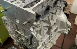 Двигатель без навесного для Volkswagen Polo 2010 года на фотографиях