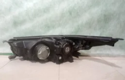 Фара правая для Toyota Highlander 2007 года на фотографиях