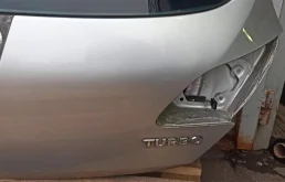 Крышка багажника для Opel Astra 2014 года на фотографиях