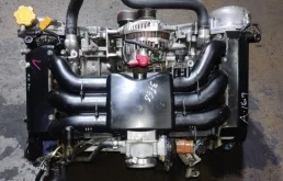 Двигатель для Subaru Legacy 2005 года на фотографиях