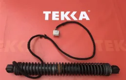 Амортизатор багажника правый для BMW 7er 2012 года на фотографиях