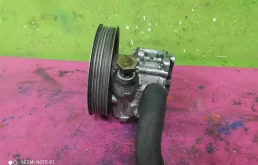 Насос ГУР для Audi A4 1999 года на фотографиях