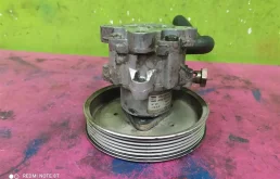 Насос ГУР для Audi A4 1999 года на фотографиях