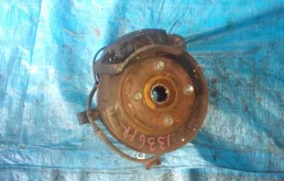 Кулак поворотный правый для Nissan Tiida на фотографиях