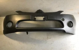 Бампер передний для Mitsubishi Grandis 2008 года на фотографиях