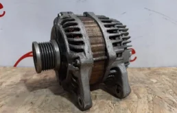 Генератор для Nissan X-Trail 2014 года на фотографиях