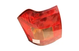 Фонарь правый для Toyota Corolla 2004 года на фотографиях