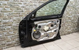 Дверь передняя правая для Mercedes-Benz E class на фотографиях