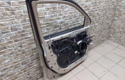 Дверь передняя левая для Jeep Grand Cherokee на фотографиях