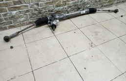 Рулевая рейка для Land Rover Range Rover Sport 2013 года на фотографиях