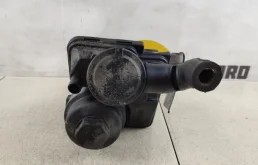 Корпус масляного фильтра для Volvo C30 на фотографиях