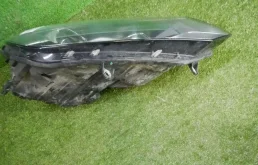 Фары для Volkswagen Touareg 2010 года на фотографиях