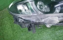 Фара левая для Mazda CX 5 2011 года на фотографиях