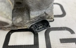 Дроссельная заслонка для Mercedes-Benz C class 2006 года на фотографиях