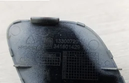 Заглушка буксировочного крюка задняя для Opel Zafira 2012 года на фотографиях