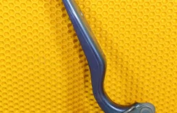 Петля капота левая для Skoda Rapid 2018 года на фотографиях