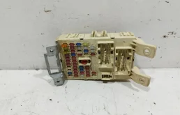 Блок предохранителей салона для Hyundai Solaris на фотографиях