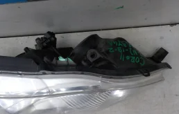 Фары для Toyota Corolla 2006 года на фотографиях