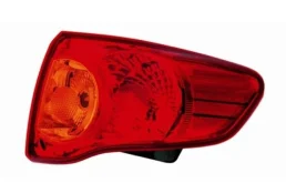 Фонарь внешний правый для Toyota Corolla 2009 года на фотографиях