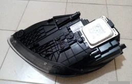 Фара правая для Porsche Cayenne на фотографиях