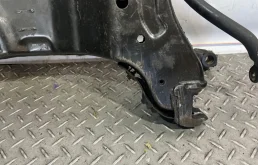 Подрамник двигателя для Hyundai Matrix 2008 года на фотографиях