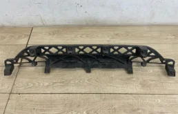 Кронштейн заднего бампера левый для Audi Q7 на фотографиях