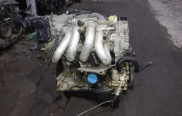 Двигатель для Nissan Primera 2006 года на фотографиях