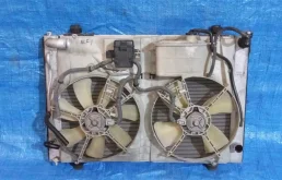 Радиатор охлаждения ДВС для Toyota Alphard на фотографиях