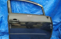 Дверь передняя правая для Toyota Corolla 2008 года на фотографиях