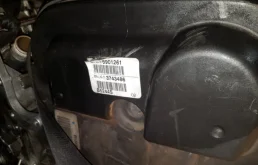 Двигатель без навесного для Volvo C30 2006 года на фотографиях