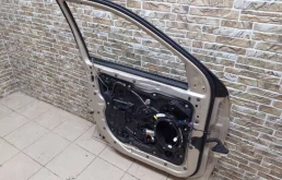 Дверь передняя левая для Jeep Grand Cherokee 2016 года на фотографиях